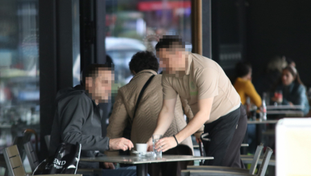 SRPSKI KONOBAR RAZBESNEO HRVATE NA KRKU Tražio mu "kavu sa mlijekom", a evo šta je dobio