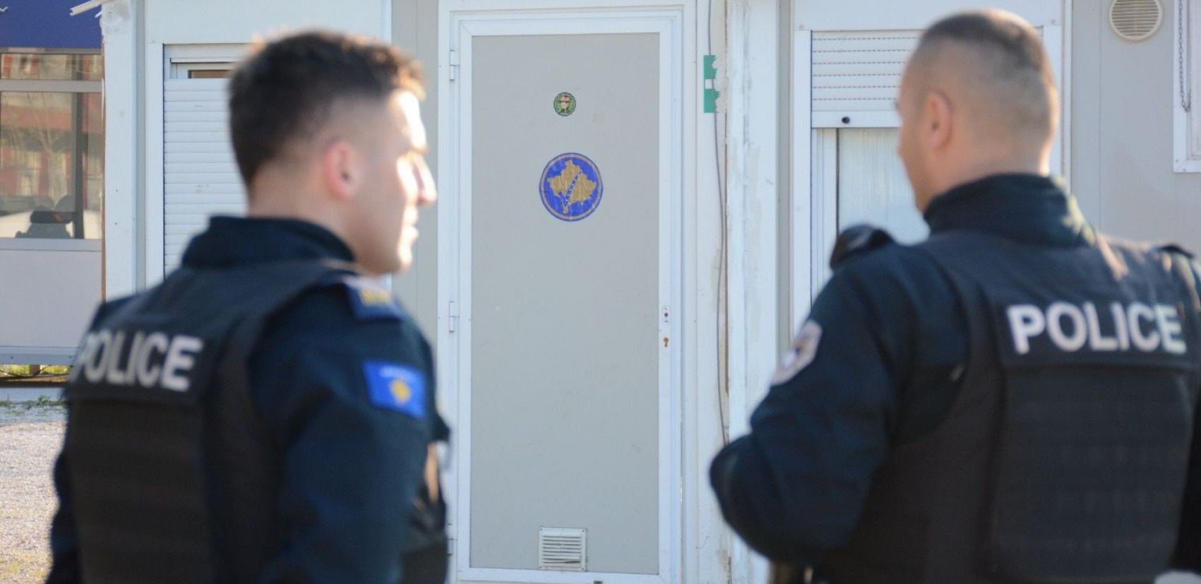 VOZAČ NA MESTU MRTAV, SUVOZAČ U TEŠKOM STANJU Teška saobraćajna nesreća kod Gnjilane