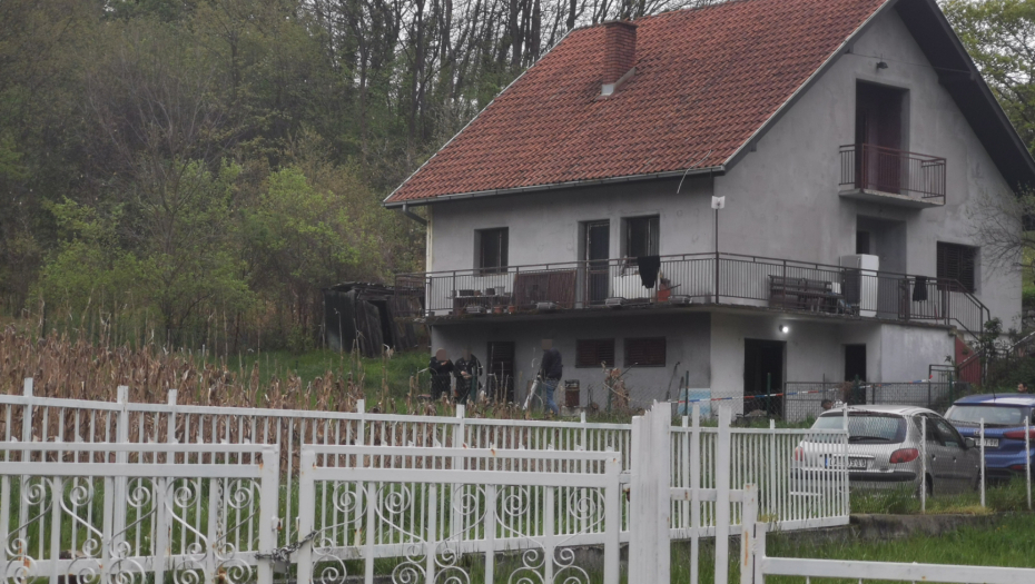 BRATA UBIO SEKIROM, PA DOZIVAO KOMŠILUK UPOMOĆ! Ovo je kuća gde se dogodilo monstruozno ubistvo u Gornjoj Trepči! (FOTO)