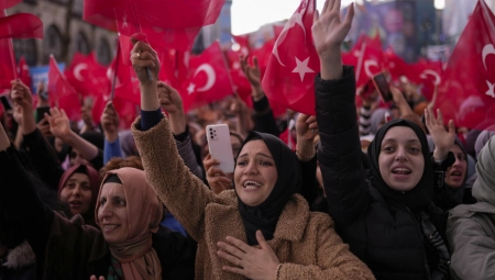 RACIJA U TURSKOJ Među uhapšenima političari, advokati, novinari...