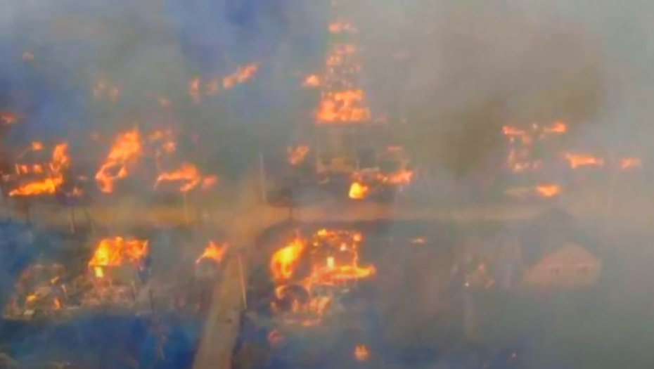 GORI SKLADIŠTE NAFTE Veliki požar u Krasnodarskoj oblasti, specijalne službe u objektu (VIDEO)