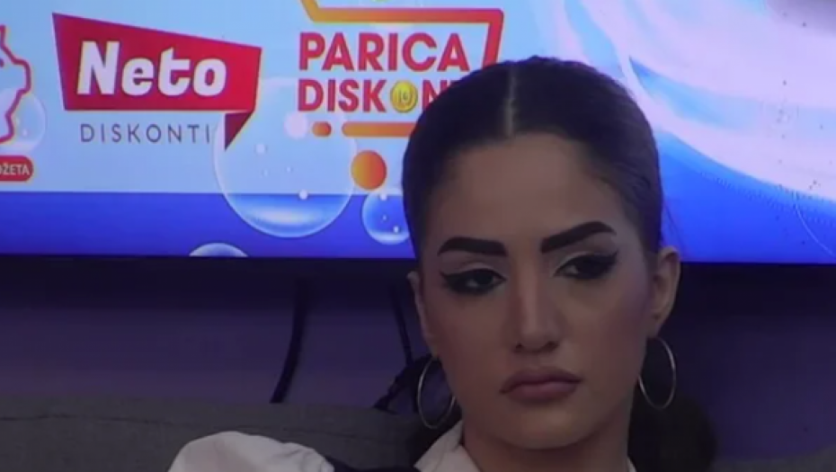 SLAGALA, A DA NIJE NI TREPNULA Anđela Đuričić nadmašila samu sebe, zbog ove njene izjave javnost je pobesnela