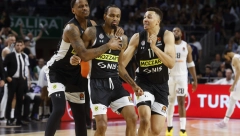 EGZUM "ZAPALIO" NAVIJAČE PARTIZANA Australijanac se oglasio posle agonije kroz koju prolazi, rekao je samo jedno