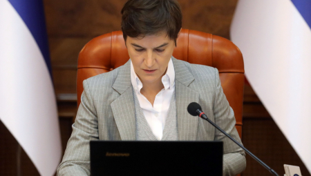 SVAKOGA BI POLITIČKI ZLOUPOTREBILI Ana Brnabić žestoko odgovorila Lazoviću: Za razliku od vas, mi brinemo za rudare