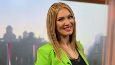 GLEDAOCI U NEVERICI ZBOG VODITELJKE JUTARNJEG PROGRAMA Ne mogu da veruju šta je uradila u programu uživo, pogledajte ovo samo! (FOTO)