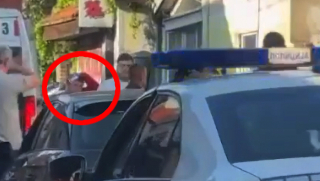 RADNIKU HITNE POMOĆI KAMENOM RAZBILI GLAVU Nedopustivo divljaštvo na Zvezdari (VIDEO)