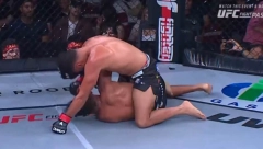 JEZIVE SCENE NA MMA MEČU Protivnik ga prebijao, a obojica završili u krvi (VIDEO)