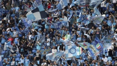 NAVIJAČI NAPOLIJA SE SETILI SINIŠE MIHAJLOVIĆA Transparent na ulicama Napulja oduševio Srbiju (FOTO)