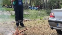 AUSPUHOM PALILI VATRU Snimak sa prvomajskog uranka postao hit, "jesmo pametni ljubi nas majka"