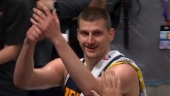 ŠAMPIONSKI Jokić pred najdražim očima „ugasio“ Sunca: Tata, uzmi prsten!