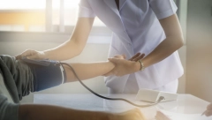 MEDICINSKA SESTRA IZ PAKLA Isključila pacijentu monitor kako bi pričala sa porodicom