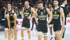 PARTIZAN ŽESTOKO OŠTEĆEN? Drama u poslednjem napadu, sudije nisu  videle čist faul? (VIDEO)