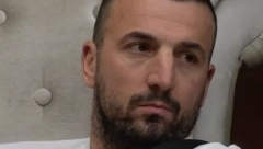 "SKLOPIO JE PIŠTOLJ, REPETIRAO I STRELJAO NEVINA BIĆA!" Uznemirujuće oglašavanje Vladimira Tomovića, traži doživotnu robiju za maloletnog ubicu!