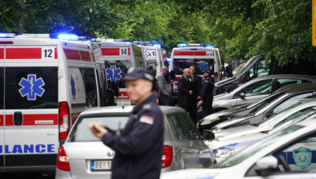 DVOJE POVREĐENIH U MASAKRIMA I DALJE U BOLNICI Dečak sa teškim povredama transportovan u Čikago