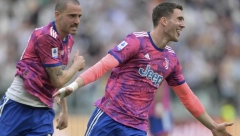 DUŠAN SILNI Vlahović pogodio i doneo Juventusu prednost u Sevilji (VIDEO)