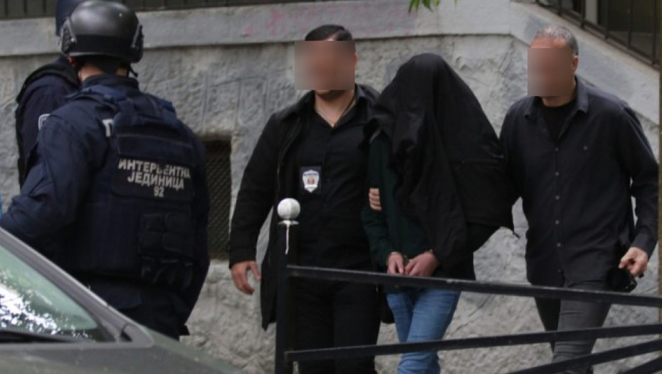 MOGUĆE JE! I DECA OD 14 GODINA IDU U PRITVOR!  Devojčica koja je napala drugove i veličala dečaka ubicu provešće 30 dana u zatvoru