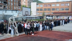 POMOZITE IM DA PREBRODE TUGU, BES... STRAH Deca posle masakra u školi imaju pomešane emocije