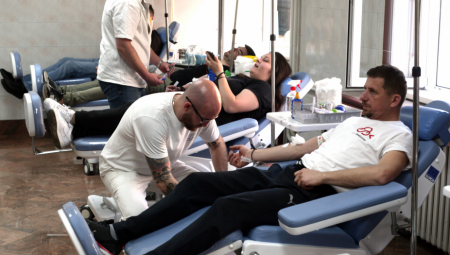 POTREBNO JE SAMO 30 MINUTA DA NEKOM SPASITE ŽIVOT! Nestašica krvi tokom leta veća