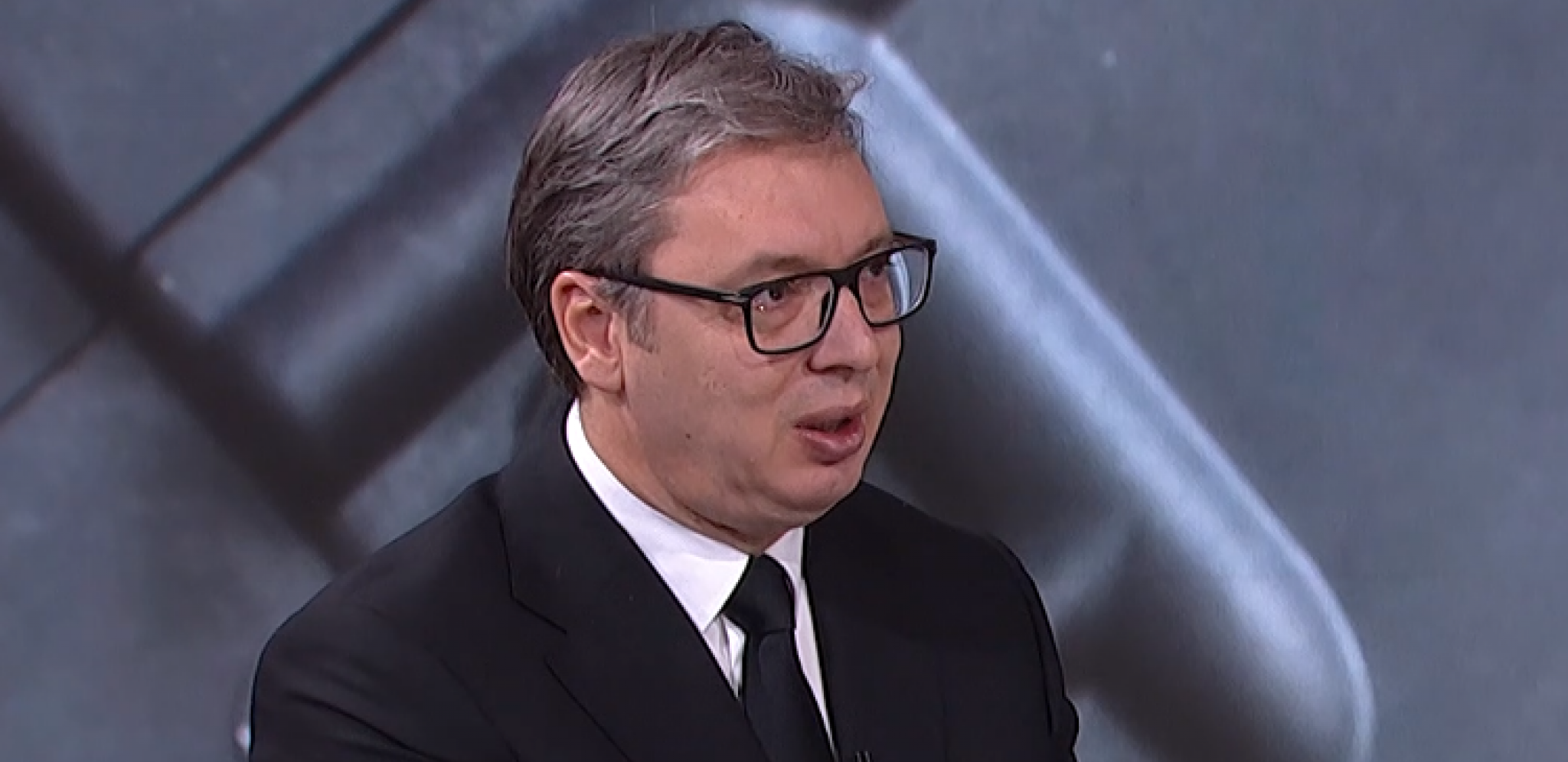 "ONDA KAŽE: NEMOJTE MENE, ŠTO MENE, IMAM ASTMU" Predsednik Vučić otkrio detalje o drami u Rumi