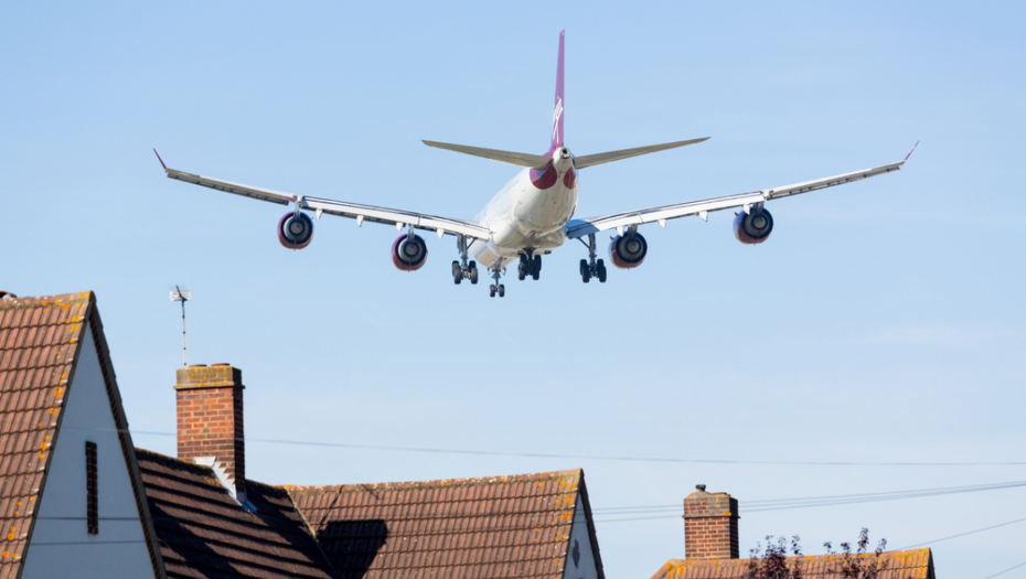 HOROR NA NEBU Drama u avionu, putnik otvorio vrata tokom leta