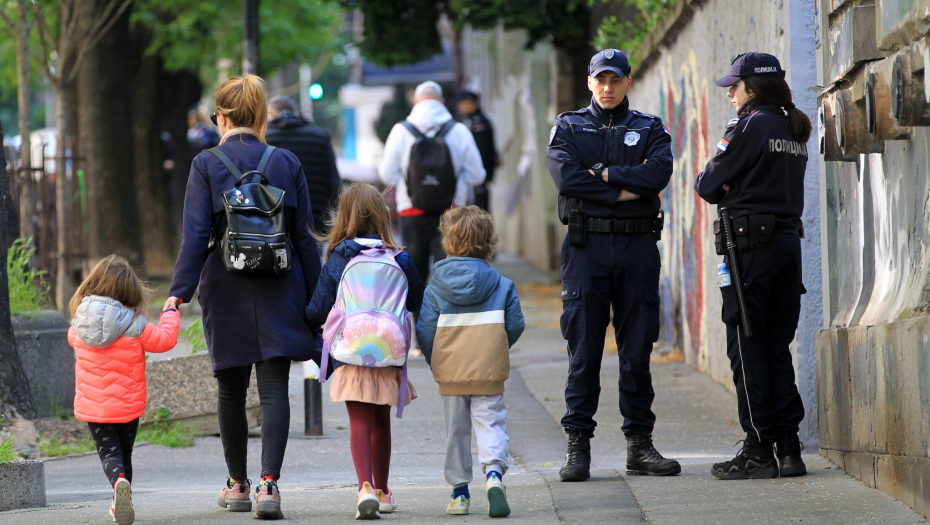 Po šest policajaca u obe smene u OŠ "Vladislav Ribnikar"