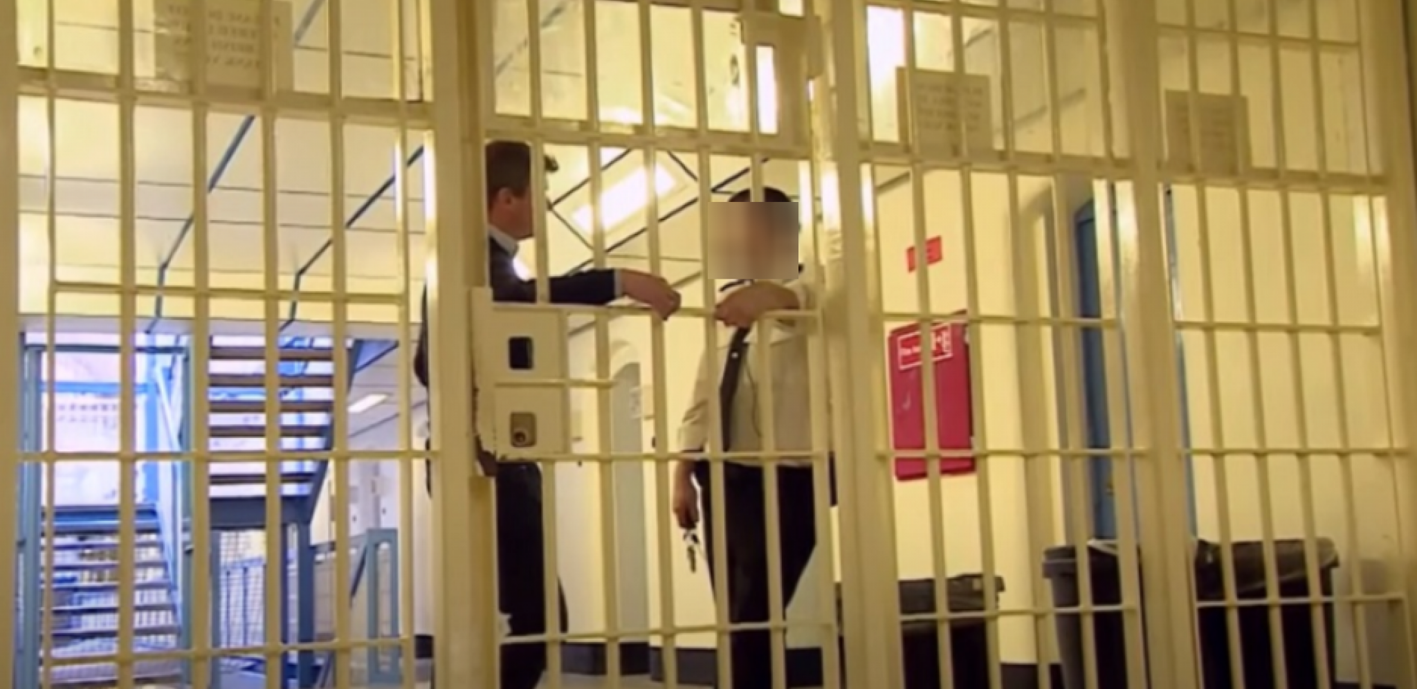 PRITVOR ZA BAHATOG VOZAČA Udario dve devojčice na pešačkom na Novom Beogradu pa pobegao