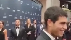 SAMO ŠTO NIJE PAO U NESVEST Alkaraz video Mesija i nije mu bilo dobro, sve je stalo (VIDEO)