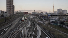 ŠTA JOJ JE TO URADIO? Zaljubljeni par poplavio železničku stanicu u Melburnu