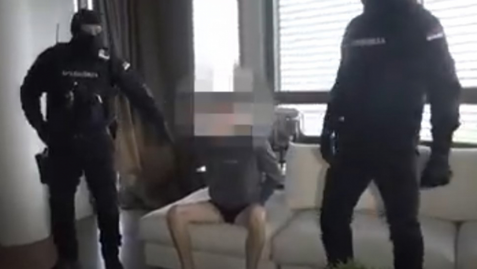 ŠPANAC PROKRIJUMČARIO 2,6 TONA KOKAINA Firme za voće koristio kao paravan za pošiljke sa drogom