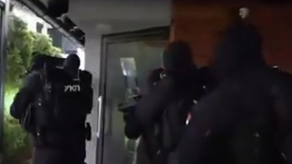 PODEBLJI DOSIJEI, RANJAVANI, PRIVOĐENI, ORGANIZOVALI FILMSKE PLJAČKE Ovo je svih trinaestoro uhapšenih vođa balkanskog kartela