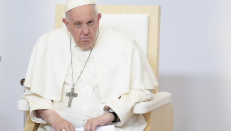 PAPA FRANJA U BOLNICI Iz Vatikana se još uvek niko ne oglašava