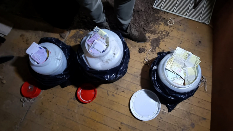 U BURETU U TAJNOM BUNKERU KRILI BOGATSTVO! Šokantna zaplena prilikom hapšenja Balkanskog kartela! (FOTO, VIDEO)