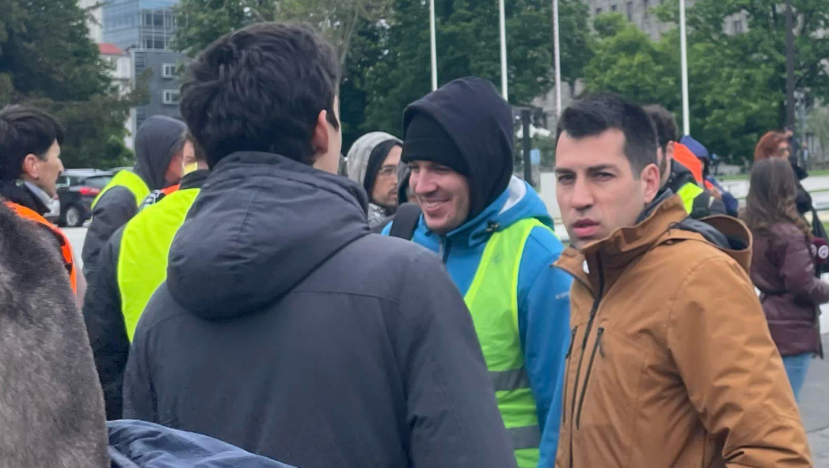 EMIR SULJAGIĆ IZ SREBRENICE PORUČIO: Trebaju nam Dobrica Veselinović i oni koji protestuju da vode Srbiju!