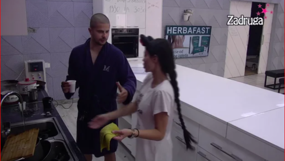 NA IVICI FIZIČKOG KONTAKTA Maja pobesnela zbog Bilalovog poteza, ne možete da verujete šta joj je uradio
