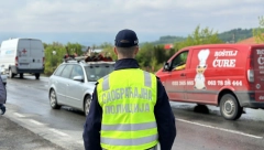 POKUŠAO DA PODMITI POLICIJU SA 20 EURA, ONI GA PRIJAVILI ZBOG DAVANJA MITA Uhapšen Beograđanin u Šavniku