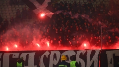 "GROBARI" PORUKOM NA ĆIRILICI DOČEKALI HAJDUK U SOLUNU Splićani tražili da se transparent ukloni (FOTO)
