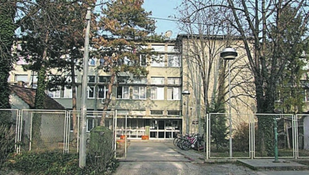 DEVOJČICA POVREDILA DRUGARICU ŠESTAROM U ZRENJANINU Oglasila se direktorka škole gde se dogodio napad