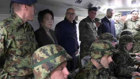 Ministar Vučević i ambasadorka Kine Čen Bo obišli raketni sistem za PVD „FK-3“