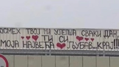LJUBAVNA PORUKA OSVANULA NA MOSTU U BEOGRADU Ostaće tajna da li je u pitanju "on" ili "ona" (FOTO)
