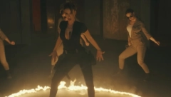 BRUTALNA Tea Tairović pokidala novim spotovima, a u jednom izgleda kao Anđelina Džoli, sve puca od provokacije!