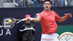 DOČEK KAKAV DOLIKUJE ŠAMPIONU Novak trenirao na "Šatrijeu", masa ljudi ga pozdravila na tribinama jakim ovacijama (VIDEO)