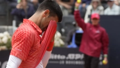 NOLE KONSTANTNO NA UDARU "HEJTERA" Francuzi Novaku ponudili zaštitu od maltretiranja na internetu