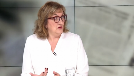 IDEOLOG PROTESTA BILJANA STEPANOVIĆ ORGANZUJE HAJKU NA ŠKOLSKE POLICAJCE Vučiću, kriv si što će nam deca biti bezbedna