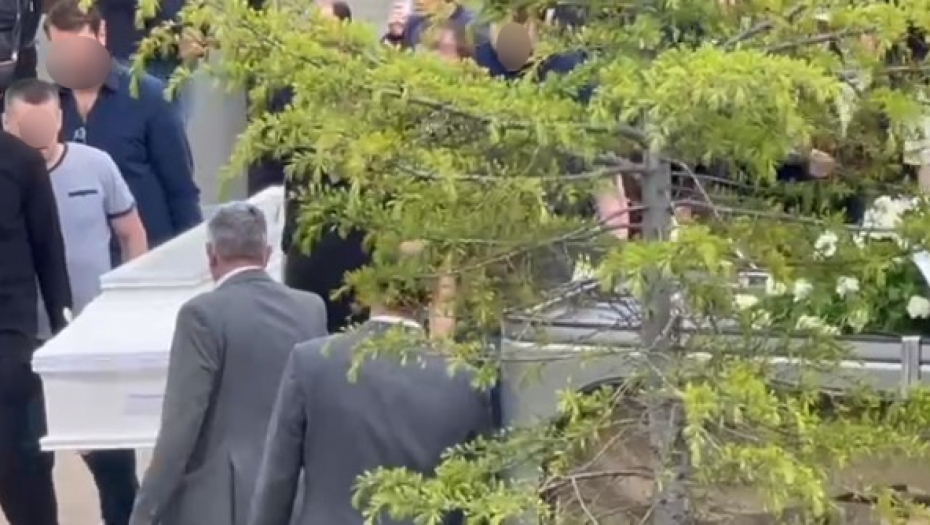 PATRIJARH NA SAHRANI MALOG ANĐELA A. A. "Decu je ubilo zlo koje nema ime"