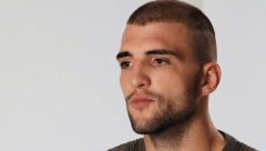 VELJKO RAŽNATOVIĆ KAO OD MAJKE ROĐEN Cecin sin pozira u kadi, fotografija usijala mreže, u ovom izdanju nikada nije viđen