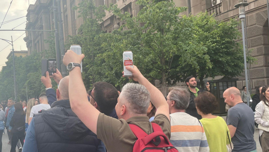 SKANDAL NA PROTESTU HEJTERA Opozicija poručuje: Spremni smo da blokiramo celu Srbiju!