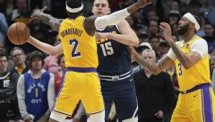 JOKIĆ SE POIGRAVA SA RIVALIMA Srbin doveo Dejvisa do ludila, brutalan potez "Džokera" o kom bruji NBA liga (VIDEO)