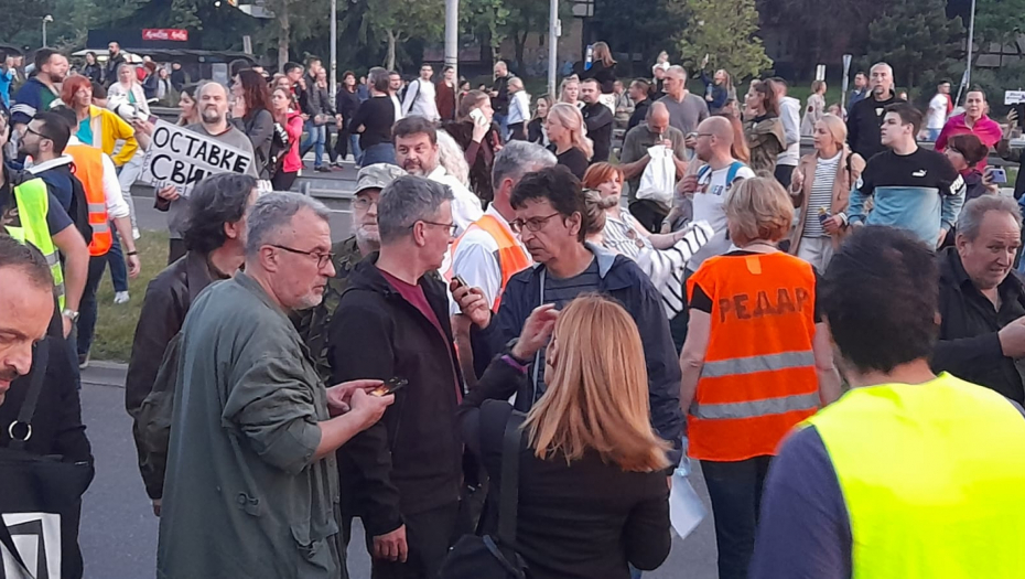 Desničari nisu dobrodošli na prozapadni protest (FOTO)