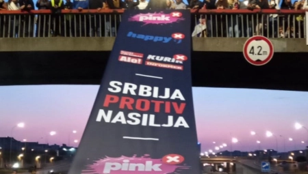 ISPLIVALO PRAVO LICE POLITIČKOG PROTESTA U BEOGRADU: Žele da uguše svaku slobodu govora (FOTO/VIDEO)