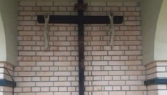 ŽALOSNO, ISUSA UKRALI SA KRSTA Meštani sela kod Zagreba šokirani, "samo ruke ostale da vise"